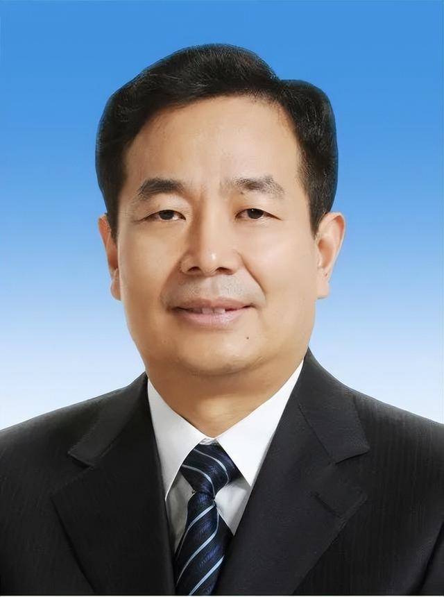曾任中央纪委副书记的他，已任新疆维吾尔自治区党委书记
