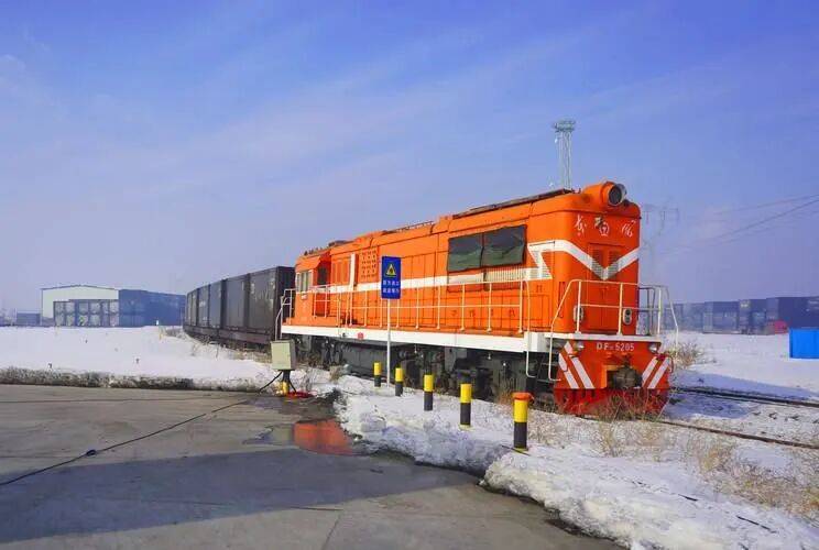 波兰坚决不让中方过境，中欧班列恢复遥遥无期，无奈中方只有改道