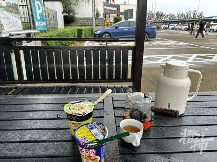 “猪肝红”预警!有人深圳出发,15小时还没出广东…