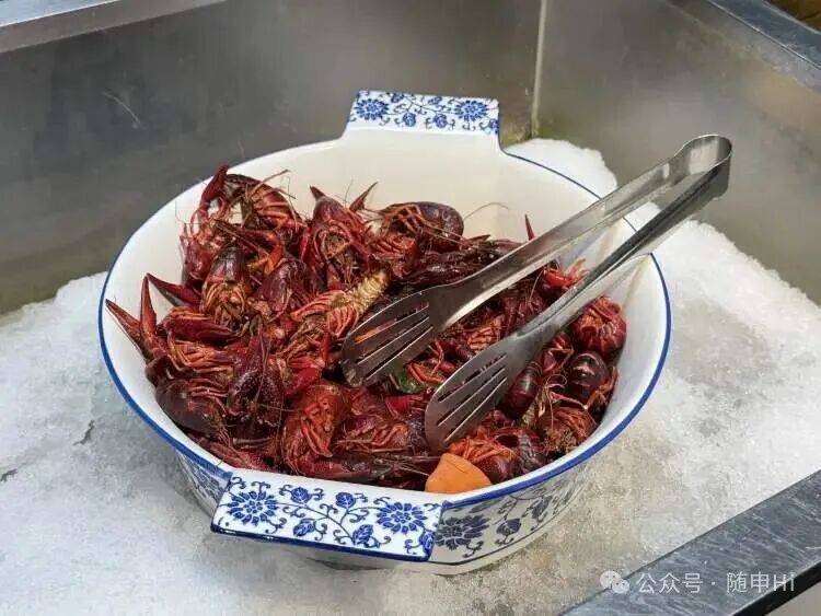 上海五星级酒店，突然大排长龙！25元装满满一盒，菜品可自选，市民直呼划算