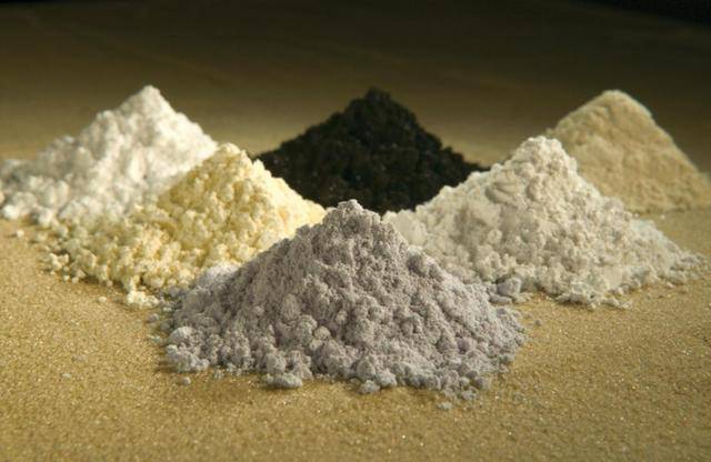 谁怕谁？中国上调37%稀土价格，特朗普真面目暴露，万斯紧急灭火