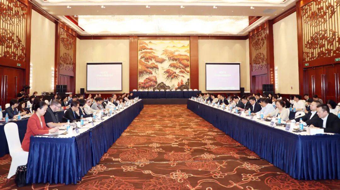 跨国生物医药企业座谈会在园区举行