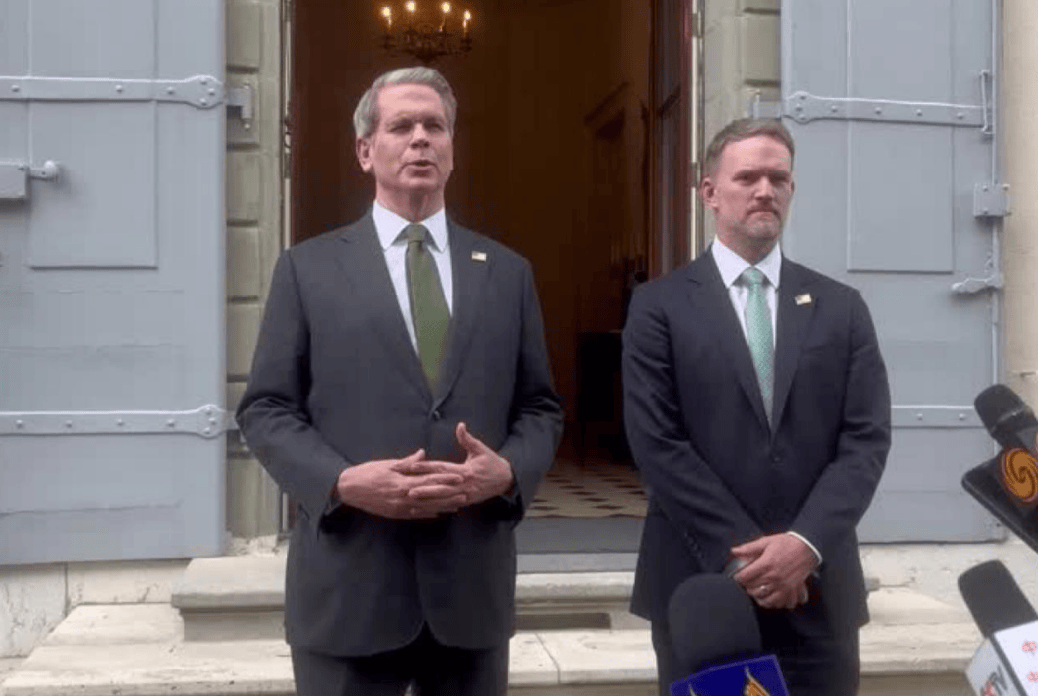 中美谈判长达10小时,双方都有一句话前所未见,美方承认中国地位