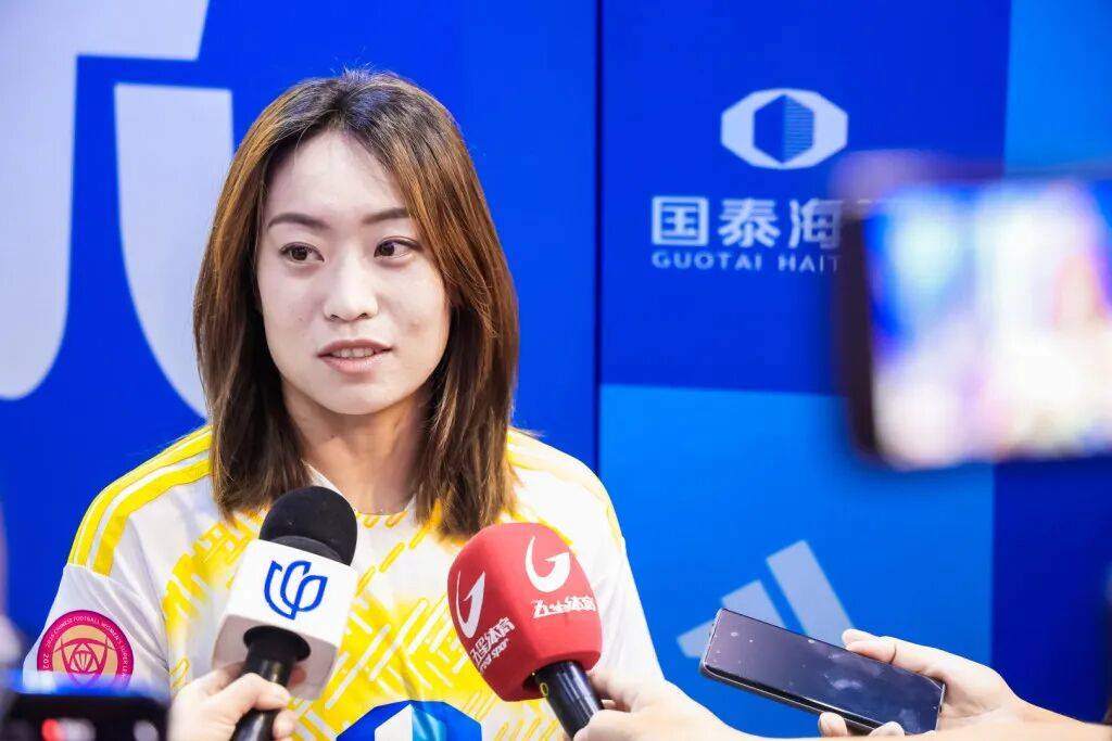 上海女足队员月薪只有5000块?主帅:讲出来蛮难为情的,现在终于解决了