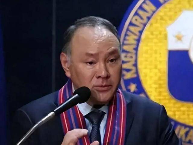 菲律宾冲撞中国海警船后，菲方政府选择沉默，菲防长剑指总统大位